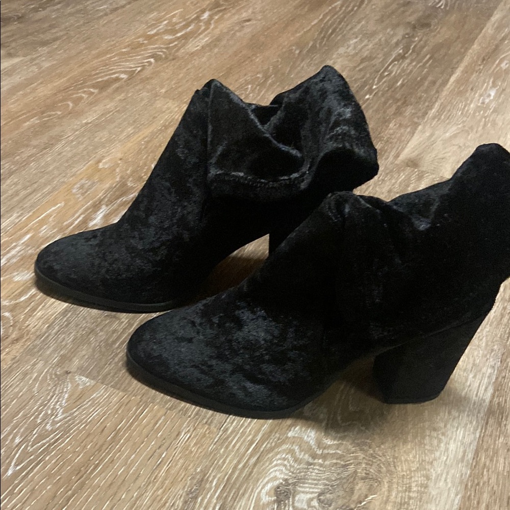 Elegant Black Velvet Ankle Boots